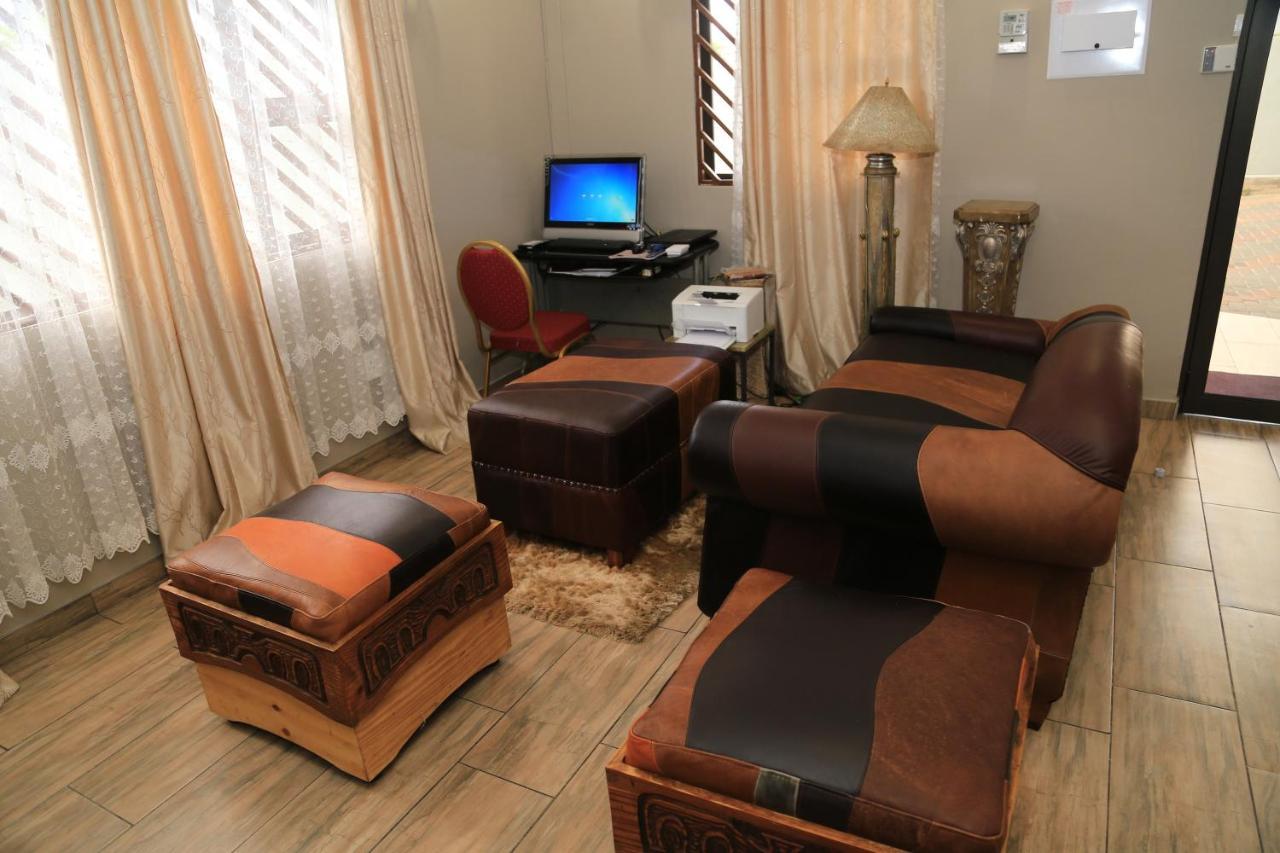 Coco Palm Bed & Breakfast Windhoek Exterior foto